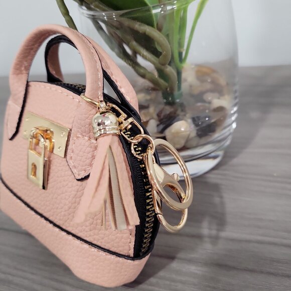 Cute Mini Pink Faux Leather Coin Purse Bag Keychain for money/lipstick/earpods - Picture 4 of 6